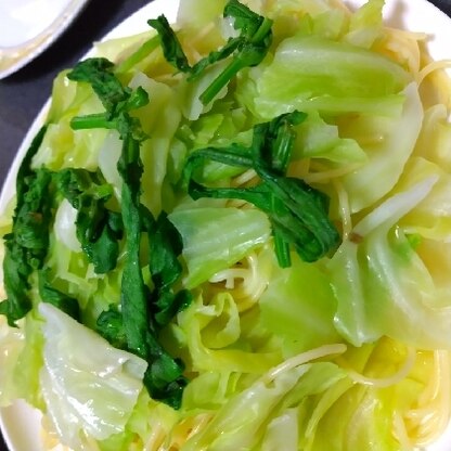 野菜たっぷりペペロンチーノ、美味しかったです(人*´∀｀)｡*ﾟ+
春菊好きー！！